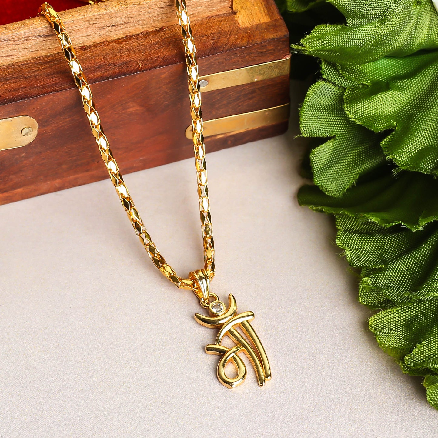 Maa Gold plated Locket and Chain set